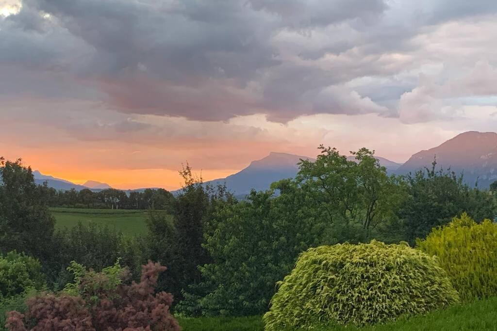 Au Calme Avec Vue Magnifique A Maximin Apartment