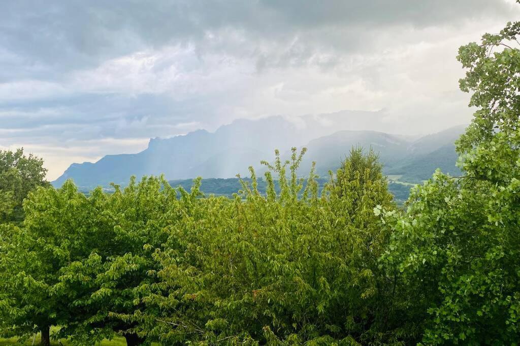 Au Calme Avec Vue Magnifique A Maximin Apartment Saint-Maximin (Isere)